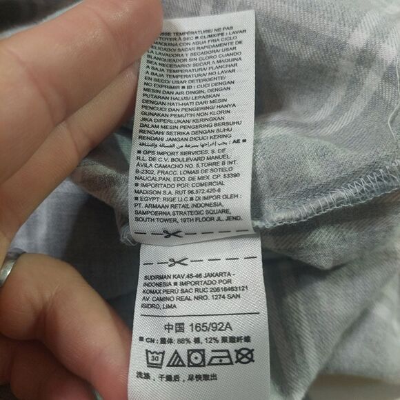 Womans Old Navy Gray Plaid The Classic Shirt Button Down - Picture 11 of 11